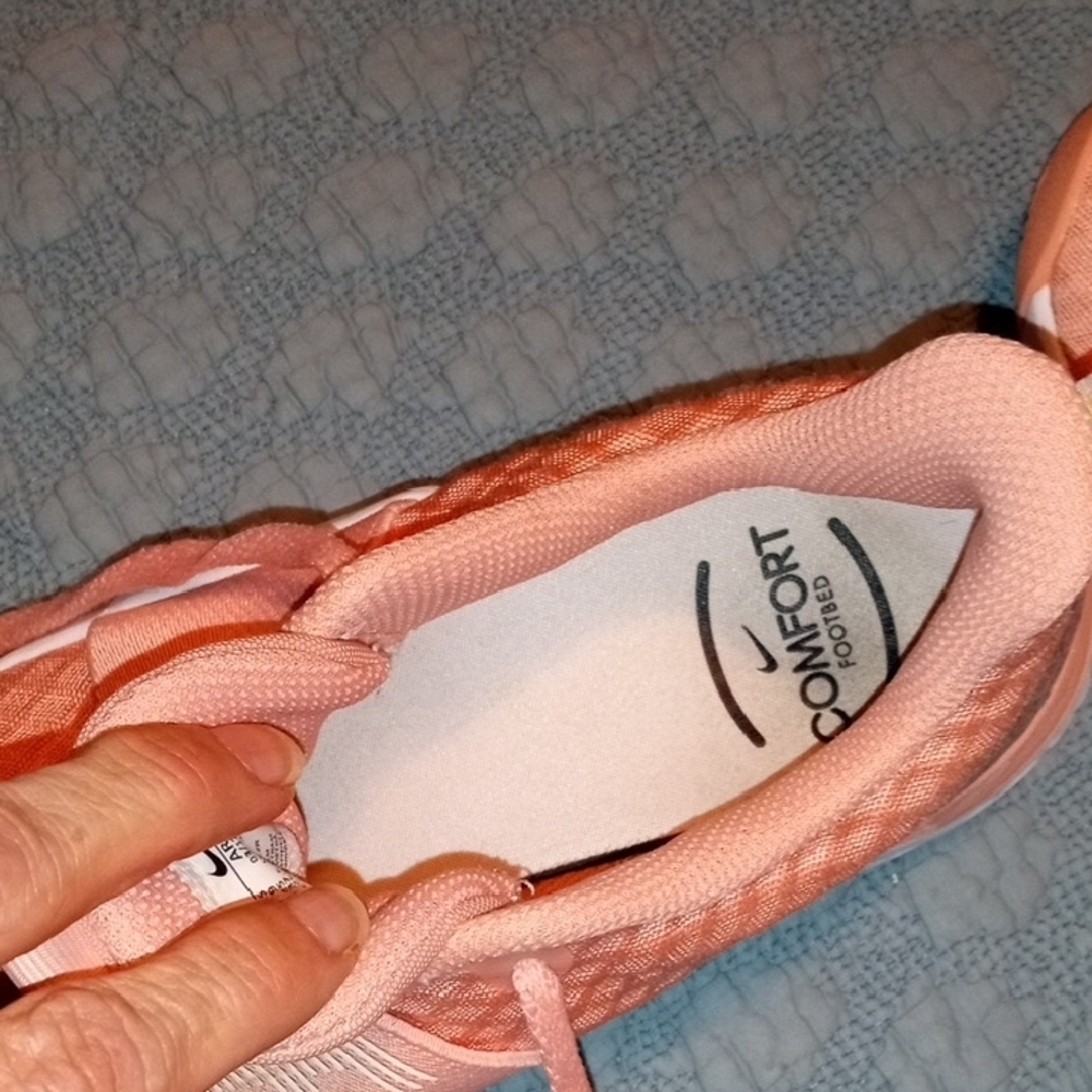 Nike Women's Peach and White Sneakers - Picture 7 of 7